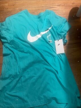 Nike Turquoise Crewneck T-Shirt with White Swoosh